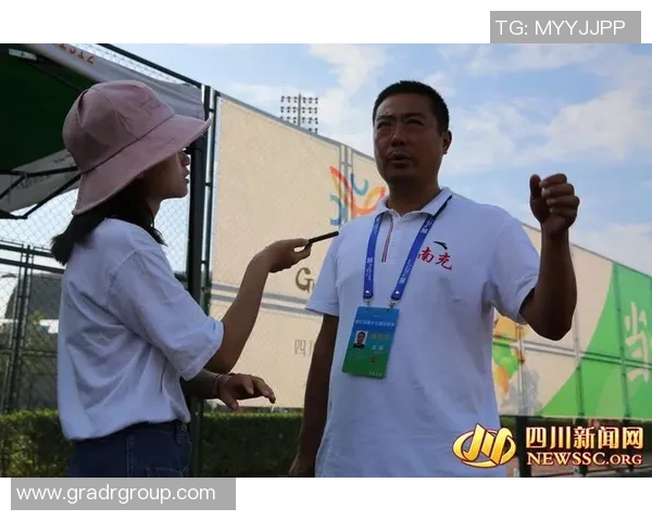 在绿茵场上挥洒汗水与激情的足球速写之旅